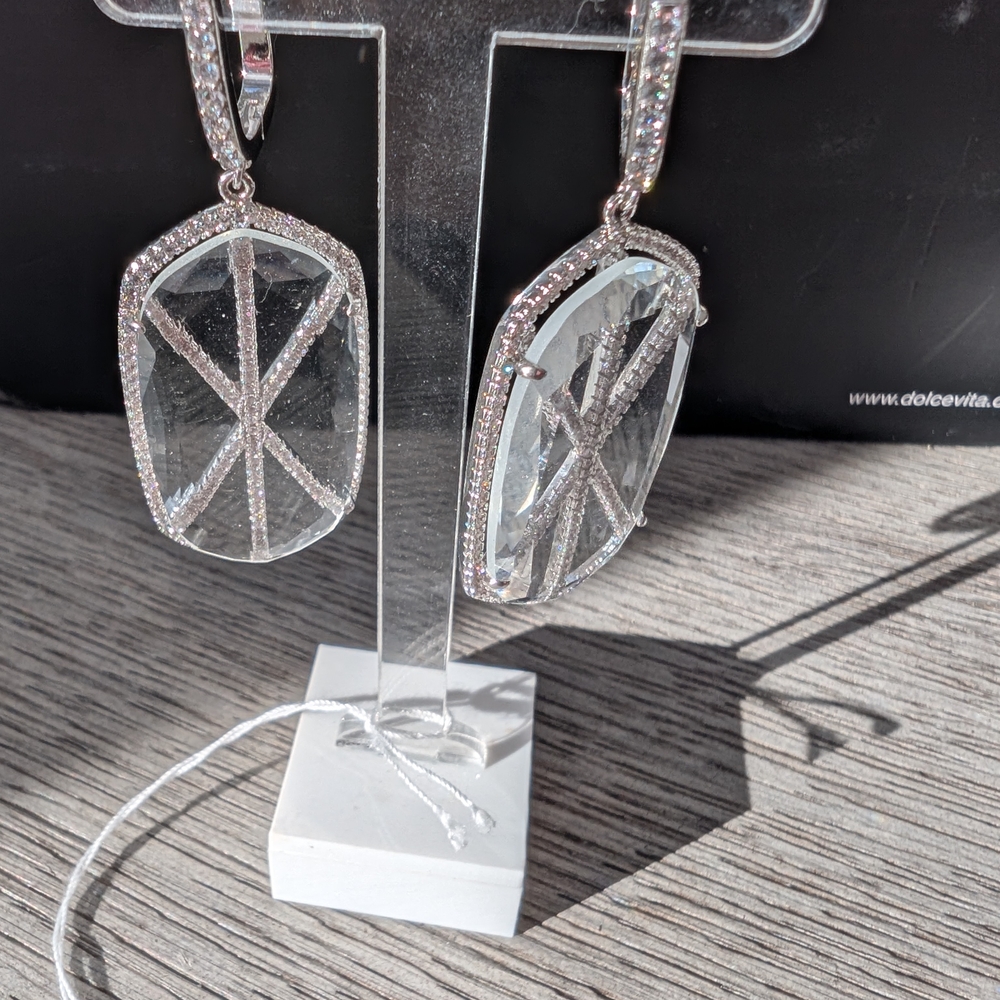 Audra Earrings with Clear Crystal

Easr